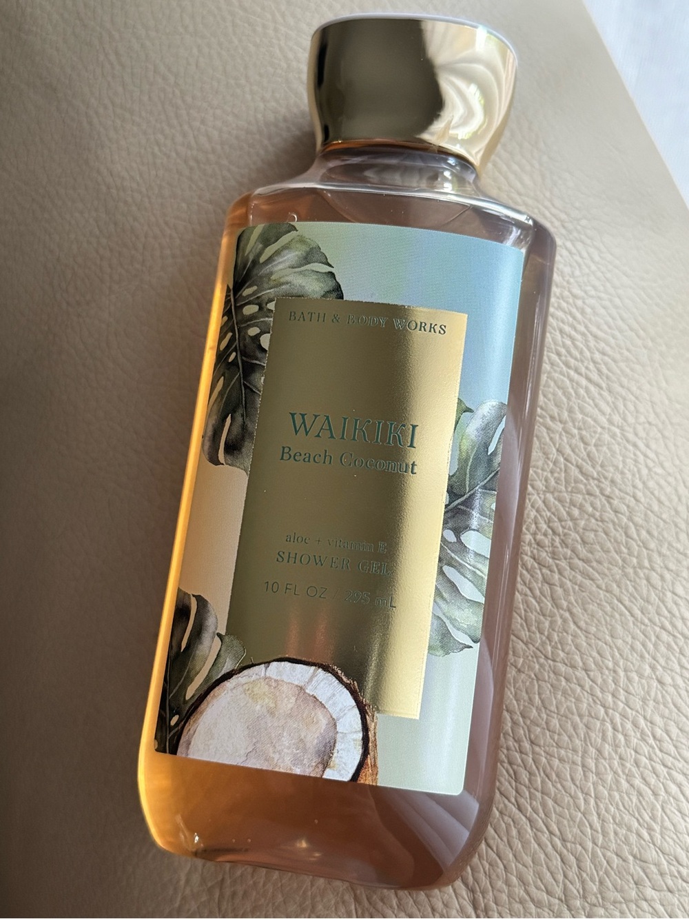 Bath & Body Works Waikiki Beach Coconut Shower Gel.